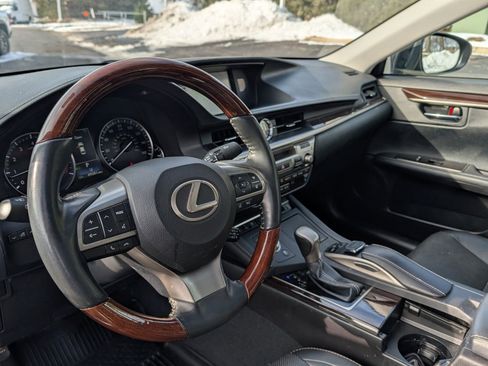 Used 2018 Lexus ES 350 image 26