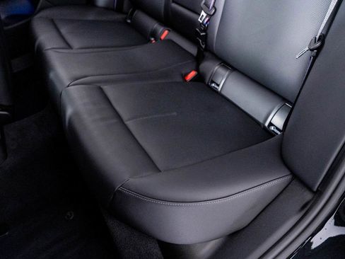 Used 2025 BMW M5 w/ Executive Package image 33