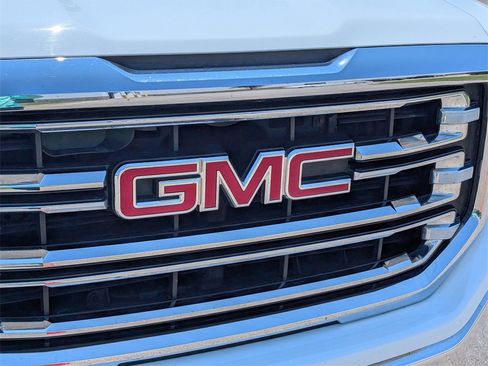 Used 2018 GMC Sierra 1500 SLT image 10