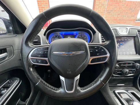 Used 2019 Chrysler 300 Touring w/ Sport Appearance Package image 24