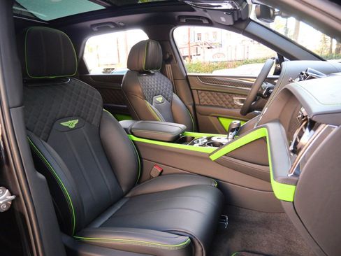 New 2025 Bentley Bentayga image 27