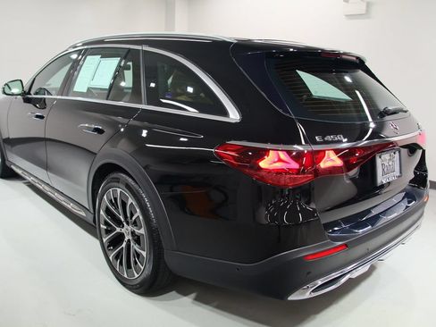 Used 2024 Mercedes-Benz E 450 4MATIC All-Terrain Wagon image 19