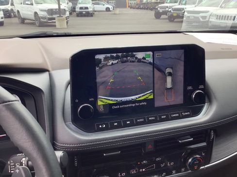 Used 2022 Nissan Rogue Platinum w/ Head-Up Display Package FWD image 19