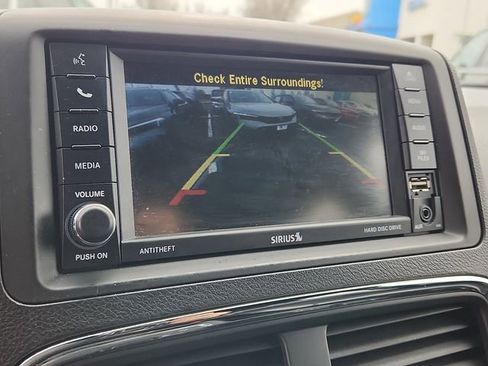 Used 2014 Dodge Grand Caravan SXT image 17