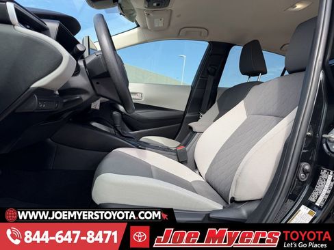 Used 2025 Toyota Corolla LE image 26