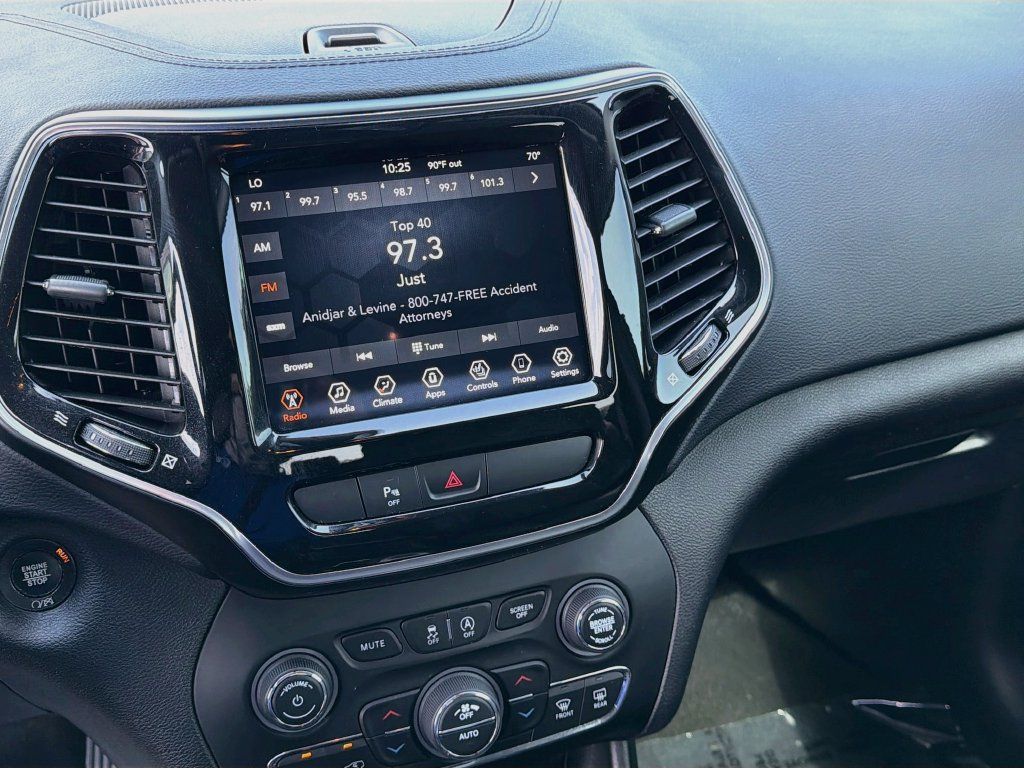 Used 2020 Jeep Cherokee Limited FWD image 12