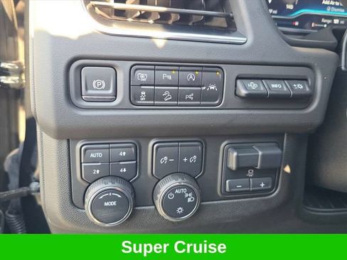 Used 2024 Chevrolet Tahoe Premier w/ Advanced Technology Package AWD/4WD image 27
