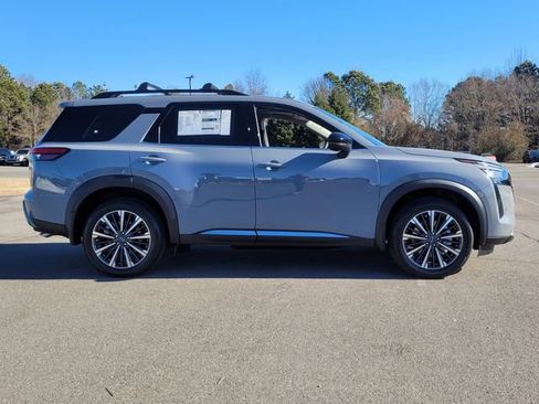 New 2026 Nissan Pathfinder Platinum AWD/4WD image 2