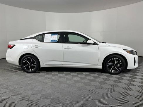 Used 2024 Nissan Sentra SV FWD image 11