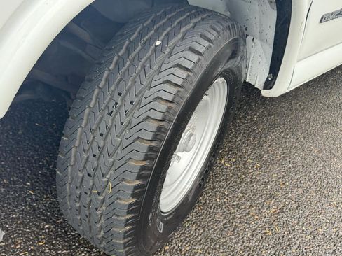 Used 2000 GMC Savana 3500 Extended Passenger RWD image 33