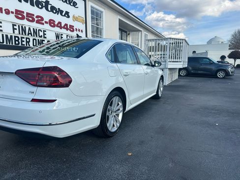 Used 2018 Volkswagen Passat 2.0T SE image 5