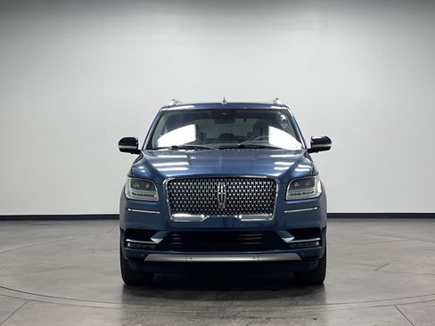 Used 2019 Lincoln Navigator Reserve image 3