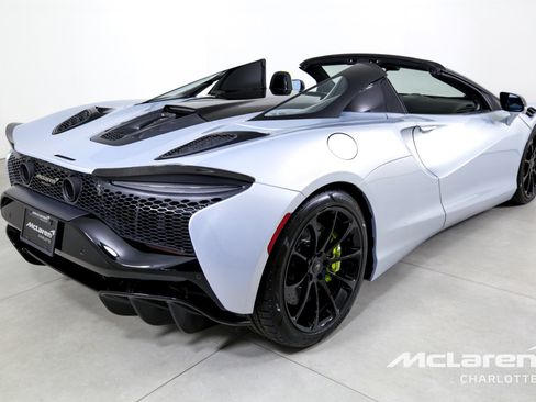 Used 2025 McLaren Artura Spider image 10