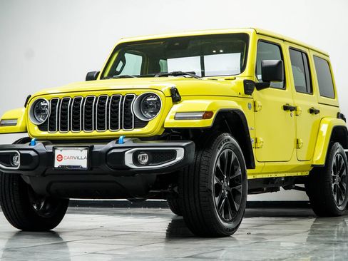 Used 2024 Jeep Wrangler Unlimited Sahara AWD/4WD image 9