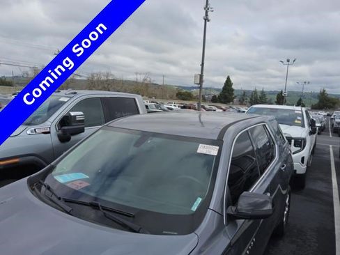 Used 2021 Chevrolet Traverse LS FWD image 11