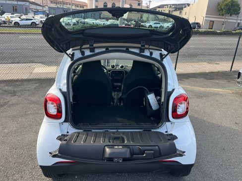 Used 2019 smart fortwo electric drive image 8