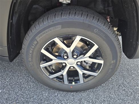 New 2025 Jeep Grand Cherokee Limited image 7