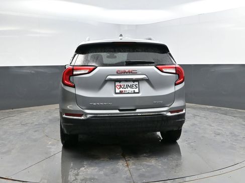 Used 2024 GMC Terrain SLT AWD/4WD image 7