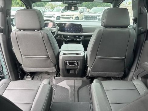 New 2026 Chevrolet Suburban Z71 w/ Comfort Package AWD/4WD image 17