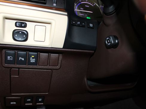 Used 2016 Lexus ES 300h w/ Luxury Package w/Wood Trim FWD image 22
