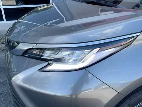 Used 2026 Toyota Sienna Limited FWD image 20