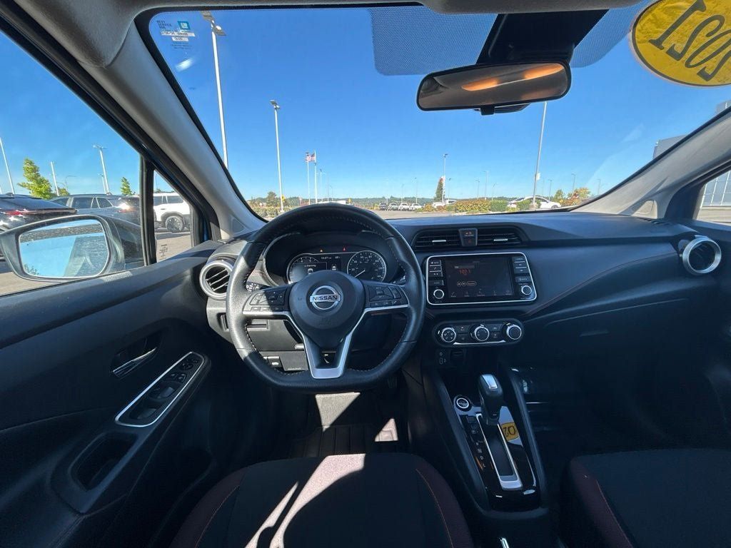 Used 2021 Nissan Versa SR FWD image 17