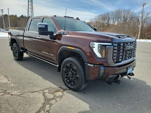 Certified 2024 GMC Sierra 2500 Denali Ultimate w/ Snow Plow Prep/Camper Package image 3