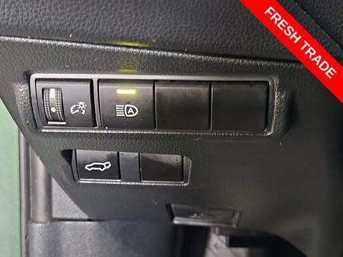 Used 2023 Toyota Corolla Cross XLE w/ Convenience Package FWD image 20
