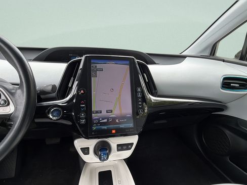 Used 2018 Toyota Prius Prime Advanced FWD image 10
