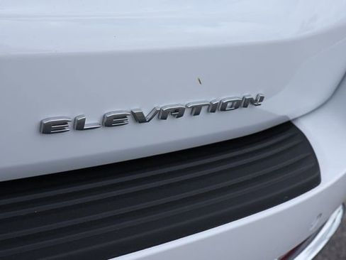 New 2026 GMC Yukon Elevation image 9