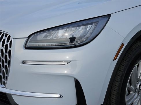 New 2026 Lincoln Corsair Premiere image 8