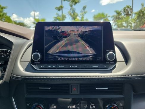 Used 2023 Nissan Rogue SV w/ SV Premium B Package FWD image 28