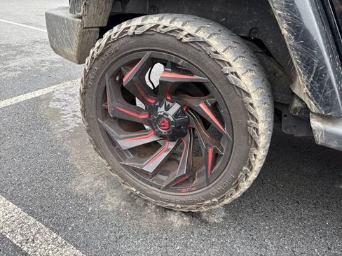 Used 2011 Jeep Wrangler Unlimited Sahara w/ Dual Top Group image 11