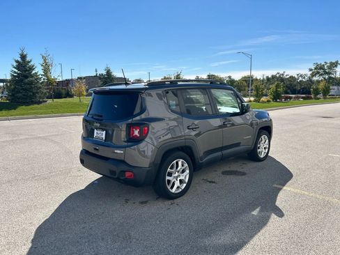 Used 2018 Jeep Renegade Latitude image 5
