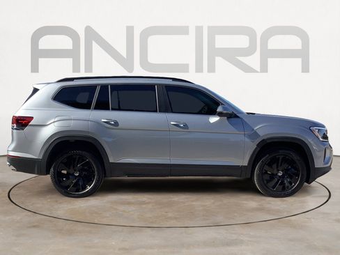 New 2025 Volkswagen Atlas SE FWD image 9
