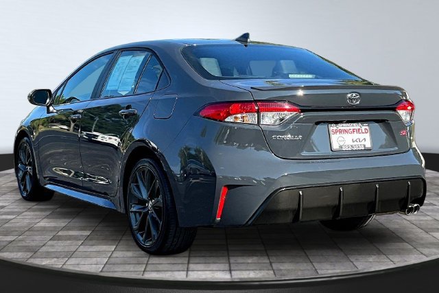 Used 2026 Toyota Corolla SE w/ SE Package FWD image 4