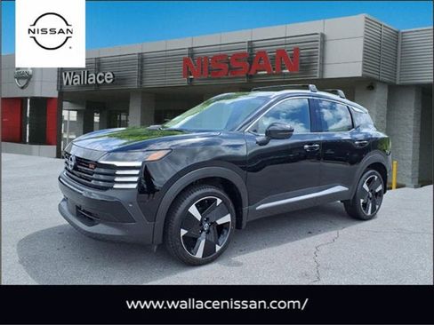 New 2026 Nissan Kicks SR w/ Cold Weather Package FWD image 1