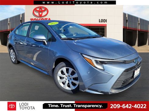 Used 2023 Toyota Corolla LE image 1