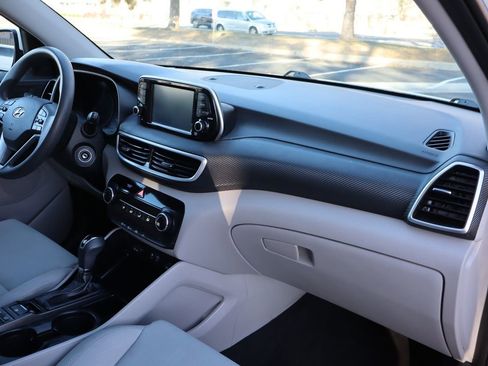 Used 2019 Hyundai Tucson SE image 17