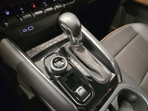 Used 2024 GMC Canyon AT4 w/ AT4 Premium Package image 31