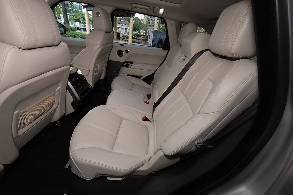 Used 2017 Land Rover Range Rover Sport HSE AWD/4WD image 7