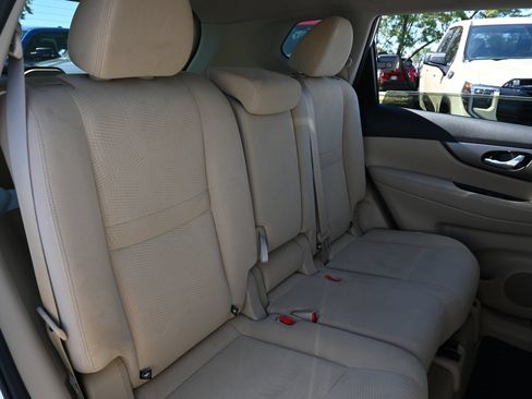 Used 2015 Nissan Rogue SV FWD image 24
