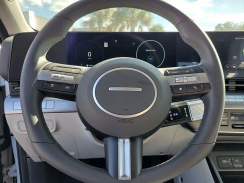 Used 2024 Hyundai Kona SEL w/ Convenience Package image 16