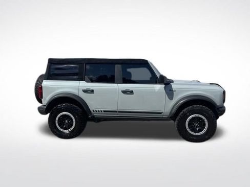 Used 2022 Ford Bronco Black Diamond w/ Sasquatch Package AWD/4WD image 12