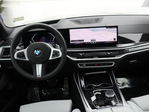Used 2026 BMW X7 xDrive40i w/ Dynamic Handling Package image 10