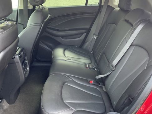 Used 2020 Buick Envision Premium w/ Driver Confidence Package AWD/4WD image 18