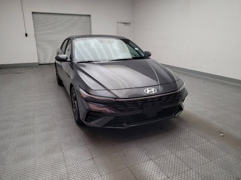 Used 2025 Hyundai Elantra SEL image 14