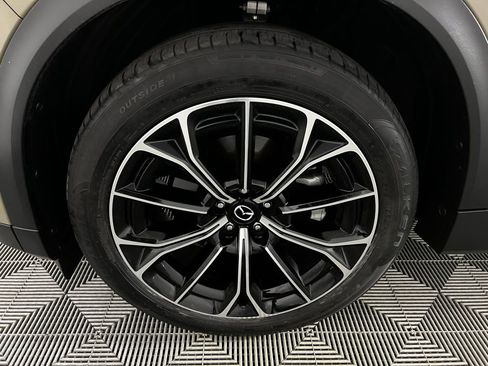 Used 2025 MAZDA CX-70 Plug-In Hybrid w/ Premium Pkg image 11