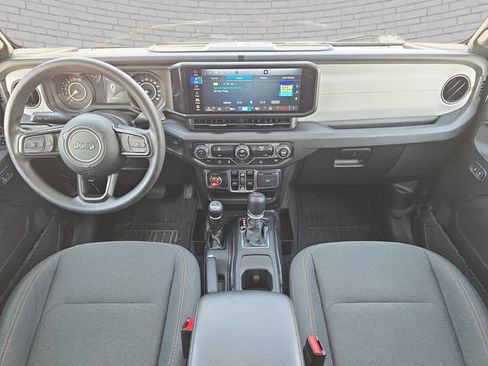 Used 2025 Jeep Gladiator Sport AWD/4WD image 10