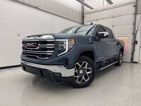 Used 2024 GMC Sierra 1500 SLT w/ SLT Premium Plus Package AWD/4WD image 3